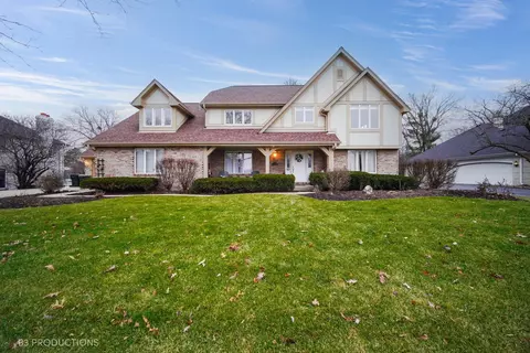 9001 Royal Dr, Burr Ridge, IL 60527