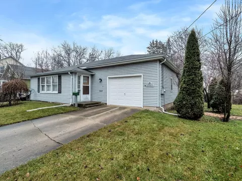 406 S Franklin St, Dwight, IL 60420