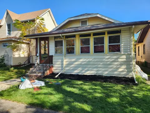 931 Chestnut St, Waukegan, IL 60085