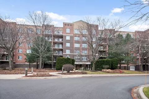 5055 W Madison St #206, Skokie, IL 60077