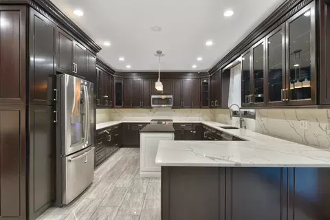 972 E Red Oak St, Addison, IL 60101 photo 7
