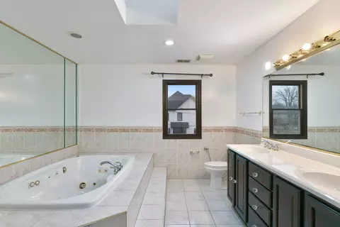 972 E Red Oak St, Addison, IL 60101 photo 23