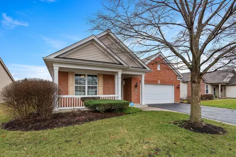 2165 Sandpiper Way, Elgin, IL 60124