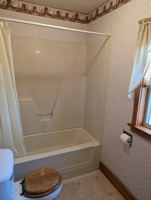 3184 E Borchers Rd, Freeport, IL 61032 photo 15