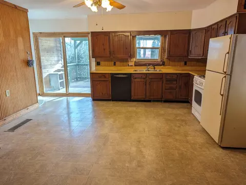 3184 E Borchers Rd, Freeport, IL 61032 photo 10