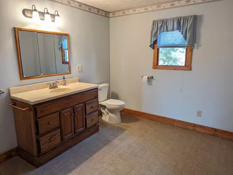 3184 E Borchers Rd, Freeport, IL 61032 photo 6