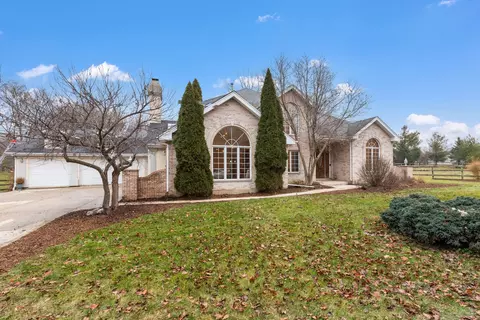 7 Raintree Pl, Barrington Hills, IL 60010