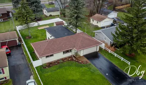1709 Fairfield Rd, Lindenhurst, IL 60046