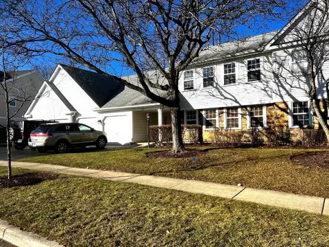 2869 Meadow Ln #W2, Schaumburg, IL 60193