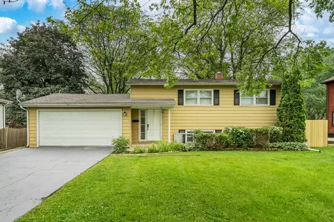 617 W Kenilworth Ave, Palatine, IL 60067