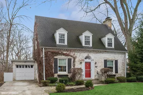 586 Melody Ln, Highland Park, IL 60035