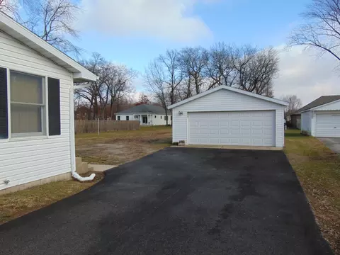 34645 Cemetery Rd, Braidwood, IL 60408 photo 2