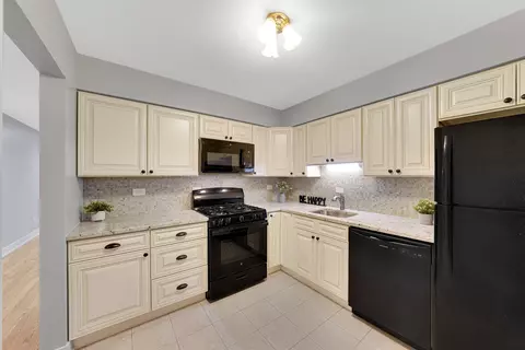 1575 Sandpebble Dr #105, Wheeling, IL 60090 photo 6