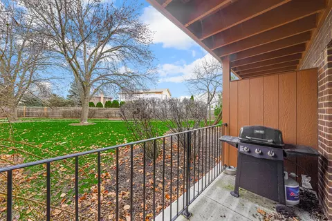 1575 Sandpebble Dr #105, Wheeling, IL 60090 photo 11