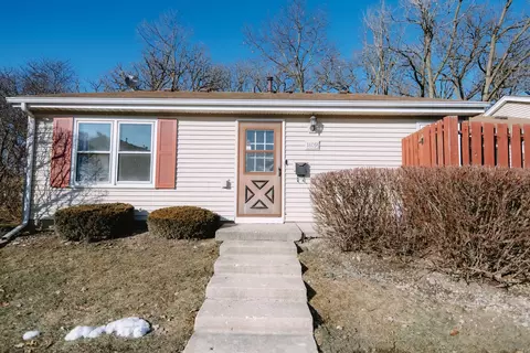 1809 Queensbury Cir, Hoffman Estates, IL 60169