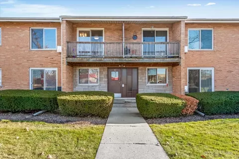 681 Elmhurst Rd #E, Des Plaines, IL 60016