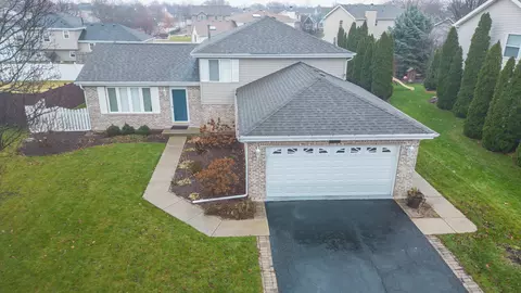 1808 Larkspur Dr, Plainfield, IL 60586