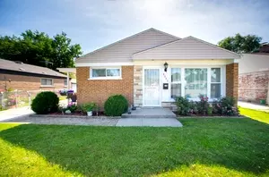 8043 S Kenton Ave, Chicago, IL 60652