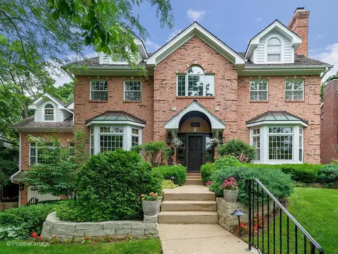 630 Forest Ave, Glen Ellyn, IL 60137