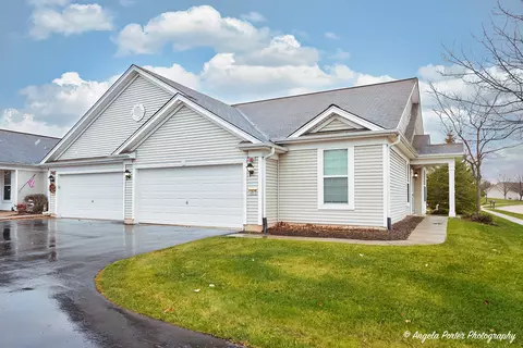 13575 Yellow Pine Dr #88, Huntley, IL 60142