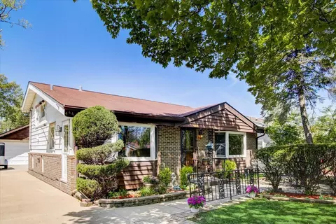 444 N Wisconsin Ave, Villa Park, IL 60181