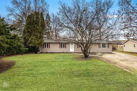 462 Old Hickory Rd, New Lenox, IL 60451