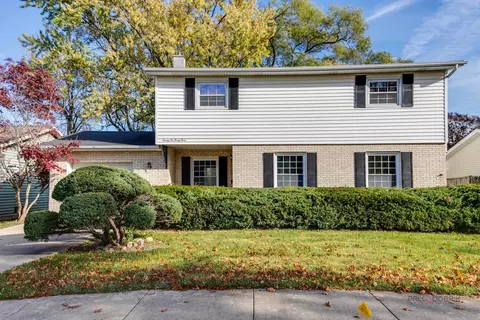 2633 Roberts Ave, Waukegan, IL 60087