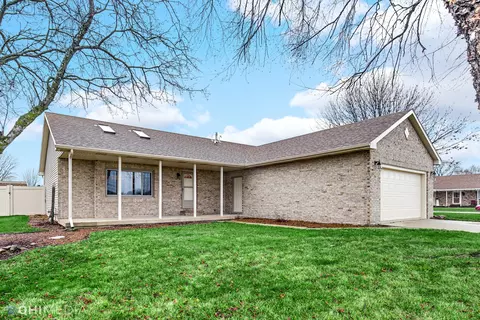747 N Monroe Ave, Bradley, IL 60915