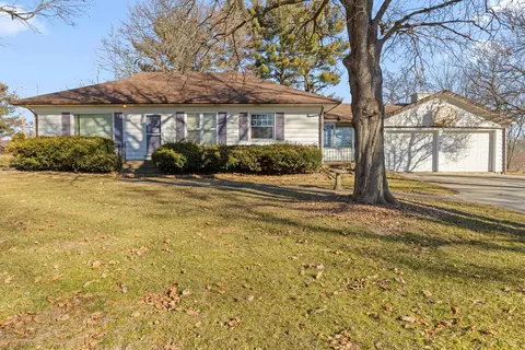 50 Woodlane Dr, Cedarville, IL 61013