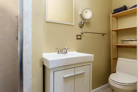 Bath - 4849 Danforth Dr, Rockford, IL 61114 photo 1 of 4