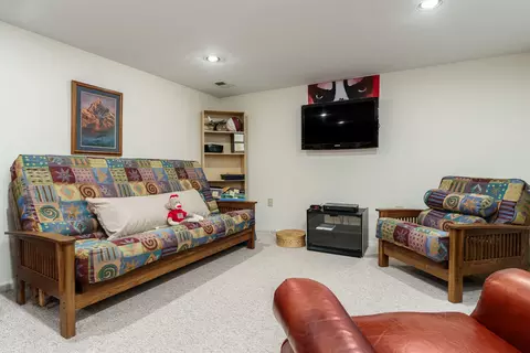 Living - 4849 Danforth Dr, Rockford, IL 61114 photo 6 of 6