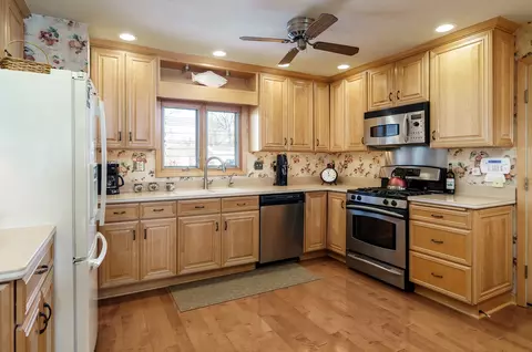 Kitchen - 4849 Danforth Dr, Rockford, IL 61114 photo 1 of 7