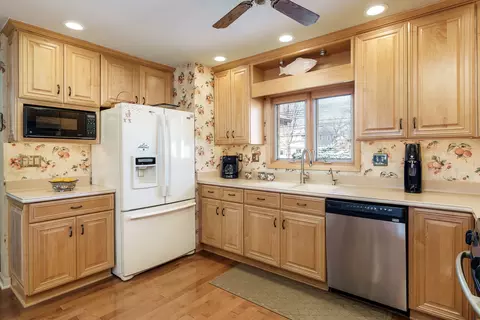 Kitchen - 4849 Danforth Dr, Rockford, IL 61114 photo 2 of 7