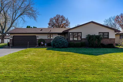 4849 Danforth Dr, Rockford, IL 61114