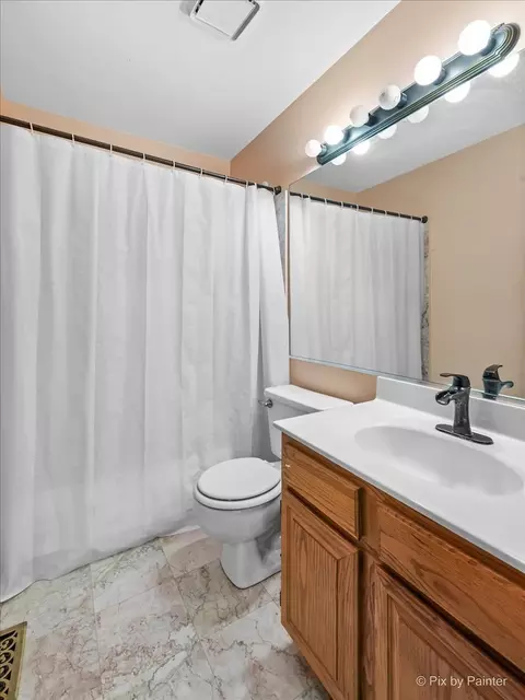414 Persimmon Ln, Bartlett, IL 60103 photo 9