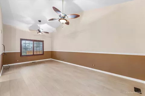414 Persimmon Ln, Bartlett, IL 60103 photo 22