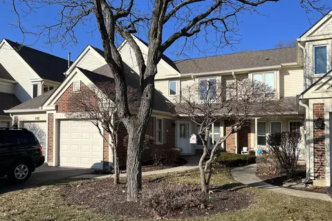 166 Inverness Ct #4, Elk Grove Village, IL 60007