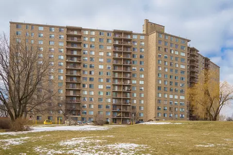 6833 N Kedzie Ave #911, Chicago, IL 60645