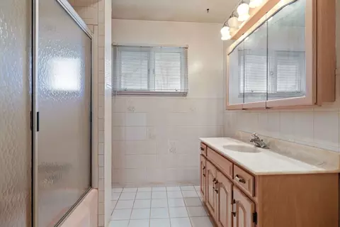 1124 E Division St, Lockport, IL 60441 photo 11