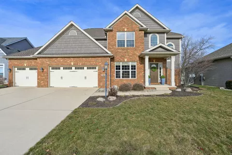606 Silver Lake Ct, Savoy, IL 61874