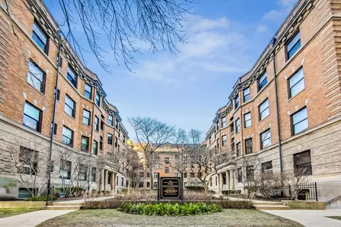 666 W Irving Park Rd #I2, Chicago, IL 60613