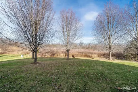5430 Nicholson Dr, Hoffman Estates, IL 60192 photo 4