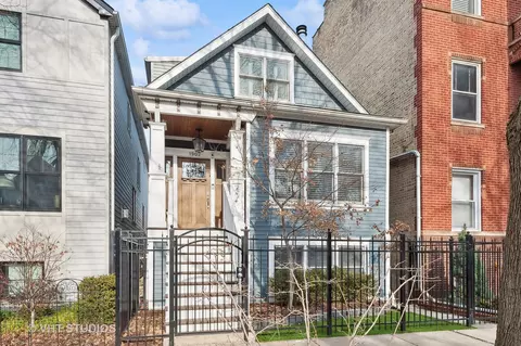 1902 W Henderson St, Chicago, IL 60657