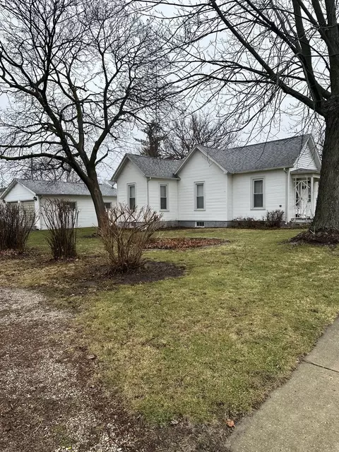 511 W Cedar St, Le Roy, IL 61752 photo 3