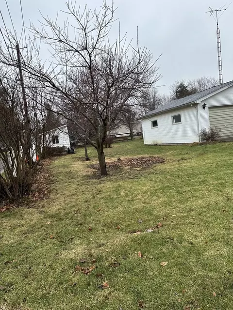 511 W Cedar St, Le Roy, IL 61752 photo 5