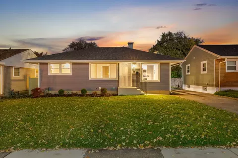 135 W 10th St, Chicago Heights, IL 60411