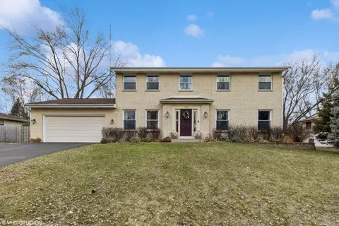 712 Surrey Ln, Algonquin, IL 60102