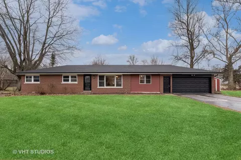304 Pleasure Dr, Yorkville, IL 60560