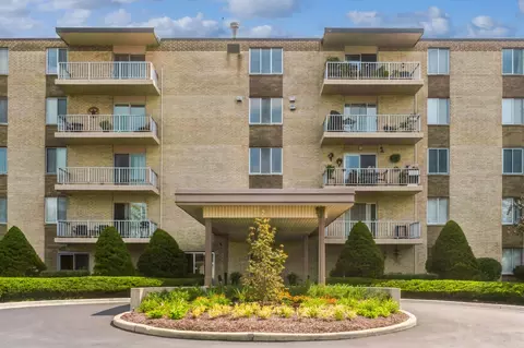 100 W Butterfield Rd #301N, Elmhurst, IL 60126