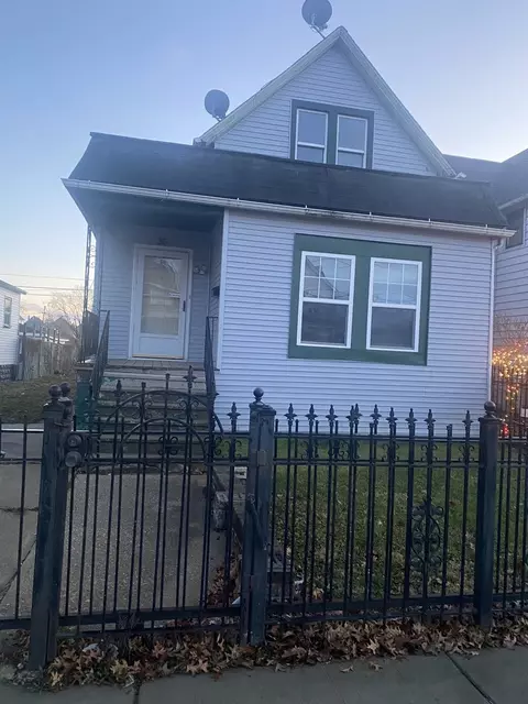 36 Hickory St, Chicago Heights, IL 60411